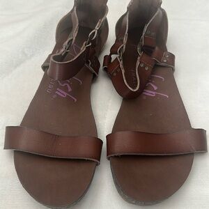 Women’s Blowfish Brown sandals Size 8.5 back zip